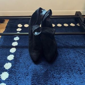 Size 9.5 Marc Fisher booties